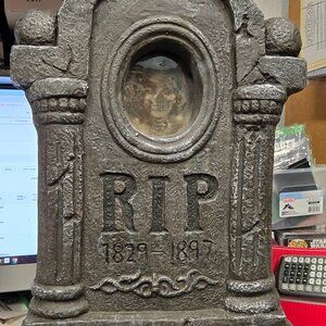 HALLOWEEN HEADSTONE